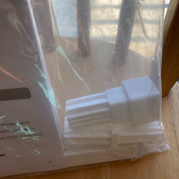 Midwest 11” pet gate extension for 29” gate - Picture 4 of 5